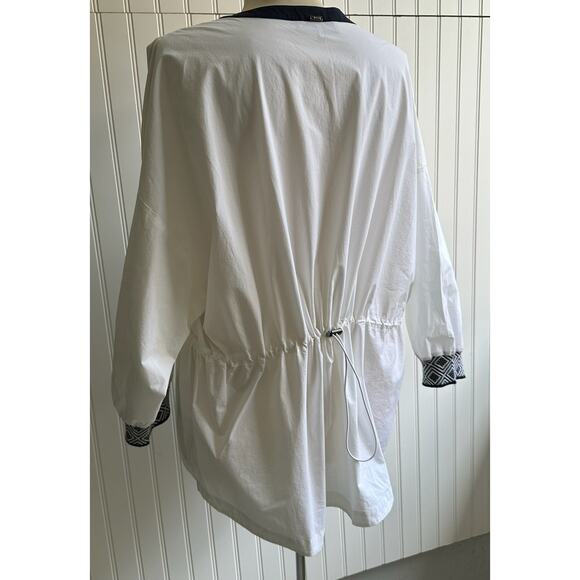 St. John White Navy Stretch Cinched Waist Button Up Size XL - Picture 2 of 8